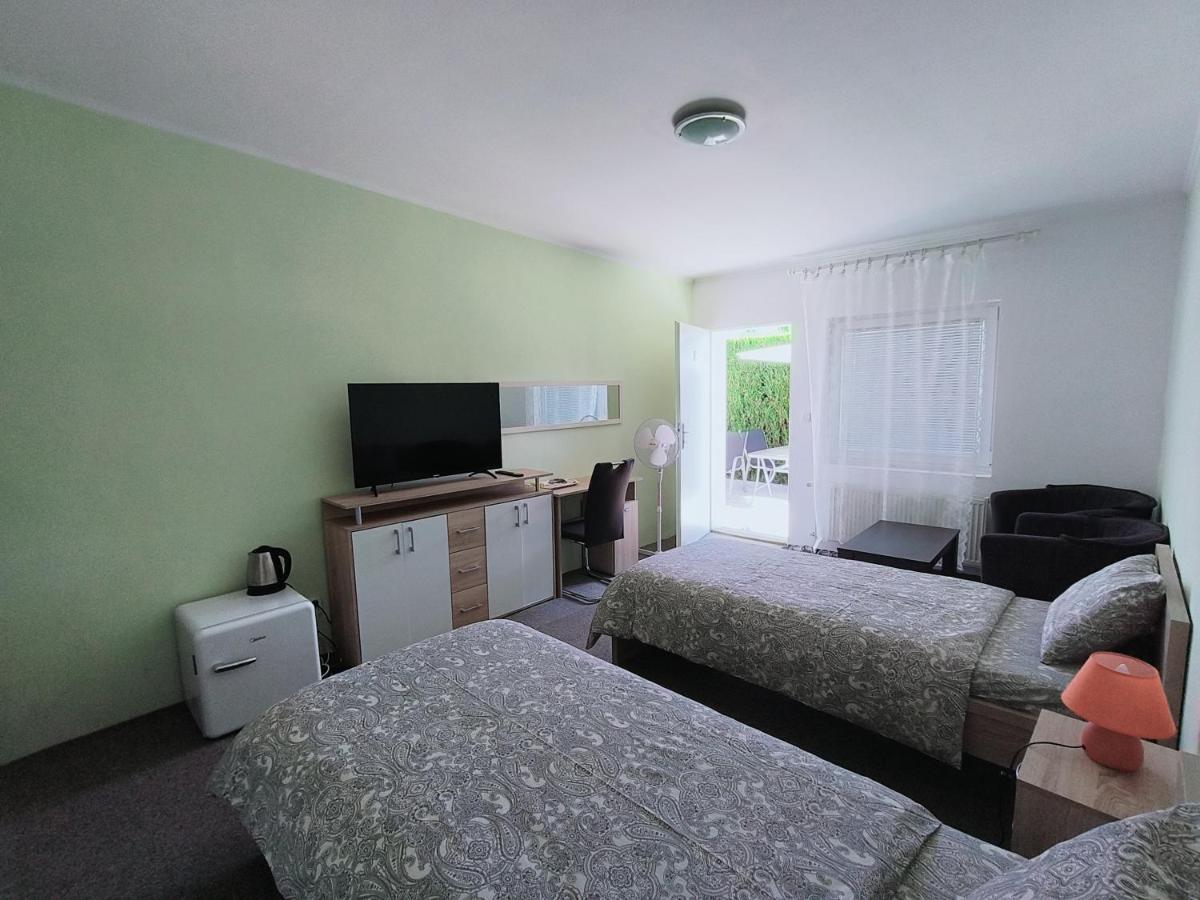 Cozy Room With Garden In Bratislava Exterior photo