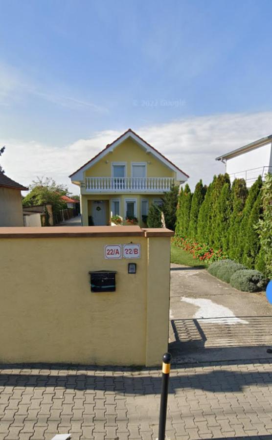 Cozy Room With Garden In Bratislava Exterior photo