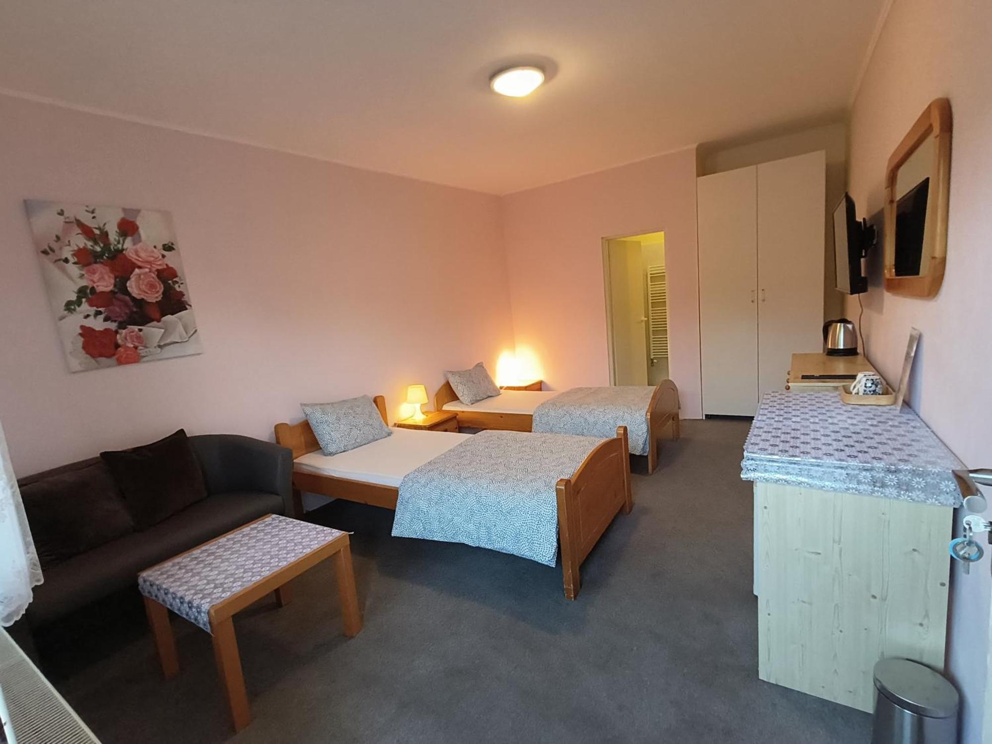Cozy Room With Garden In Bratislava Exterior photo