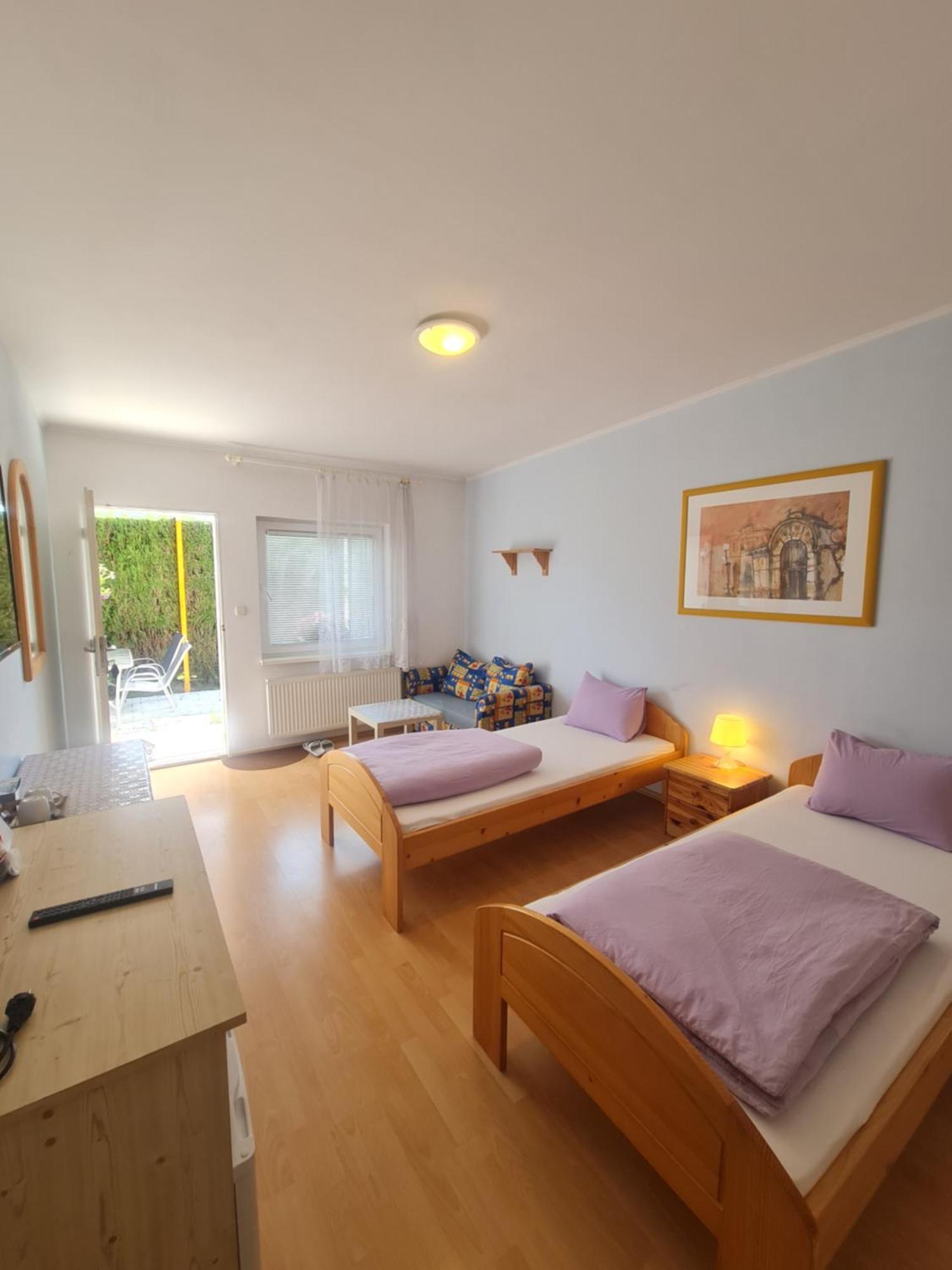 Cozy Room With Garden In Bratislava Exterior photo