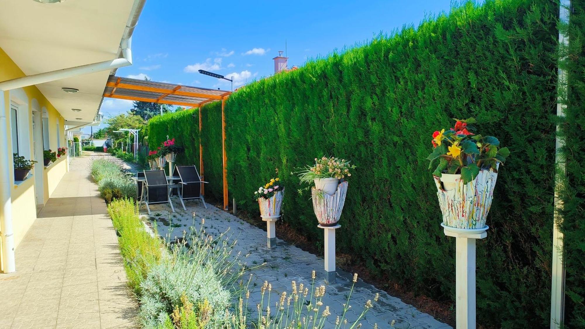 Cozy Room With Garden In Bratislava Exterior photo